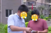 讨债的人怎么对待他们：合理沟通与法律途径的双重保障