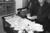 讨债强行搬东西：法律与道德的双重审视